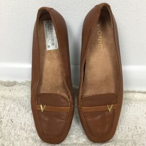 Vionic HAYES Italian Leather Store Display Loafer size 6.5